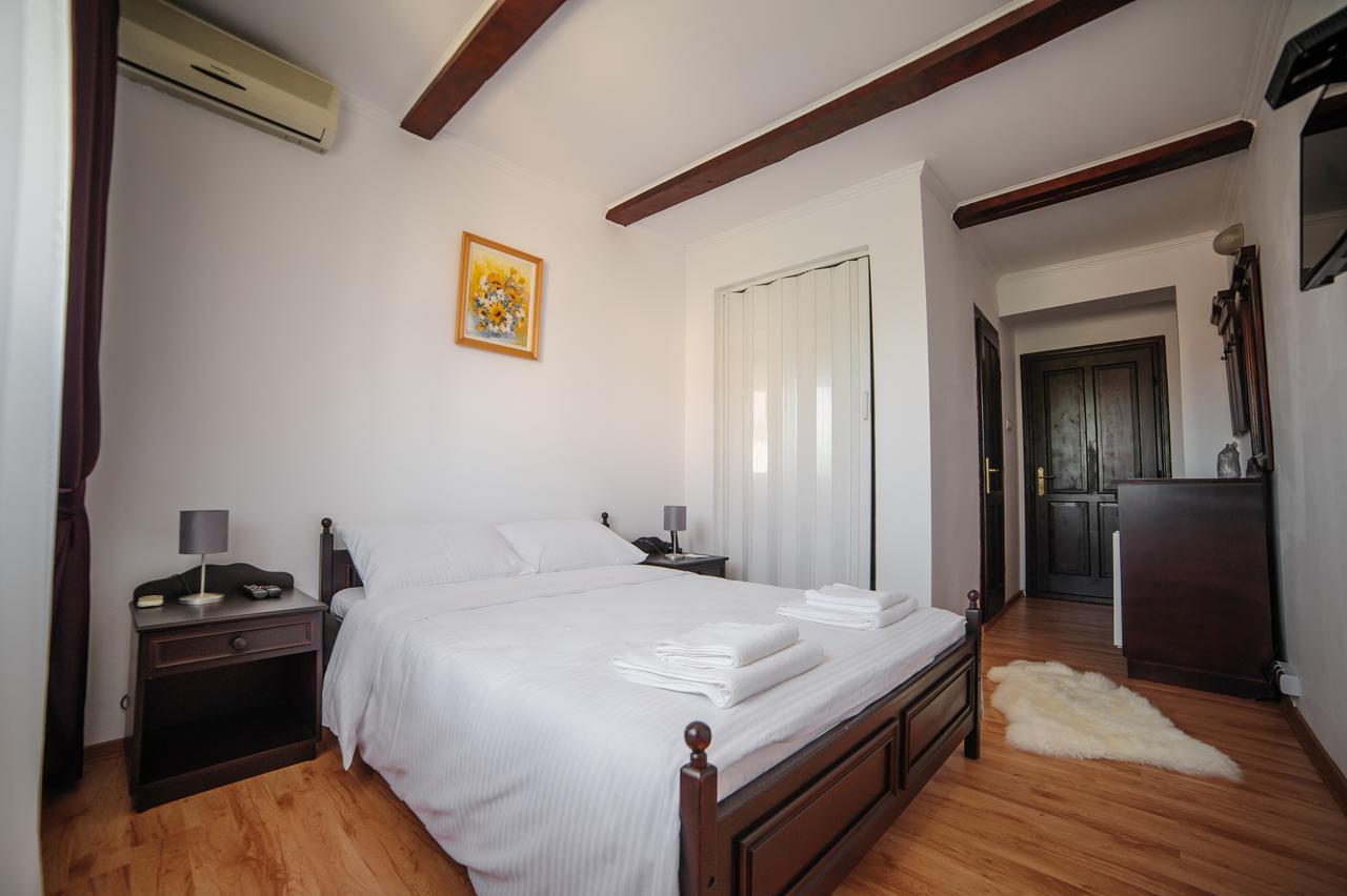 Hotel Gala Oradea Phòng bức ảnh