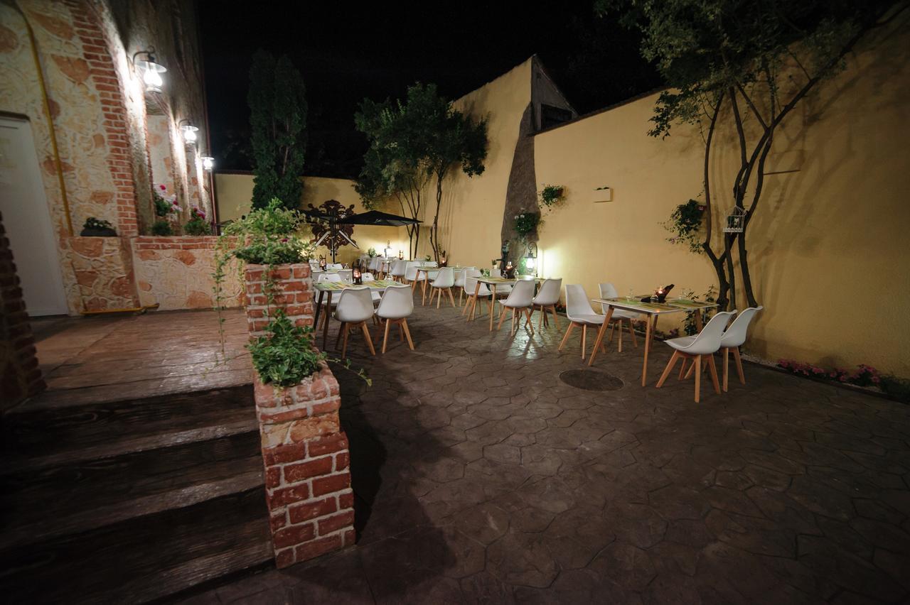 Hotel Gala Oradea Ngoại thất bức ảnh
